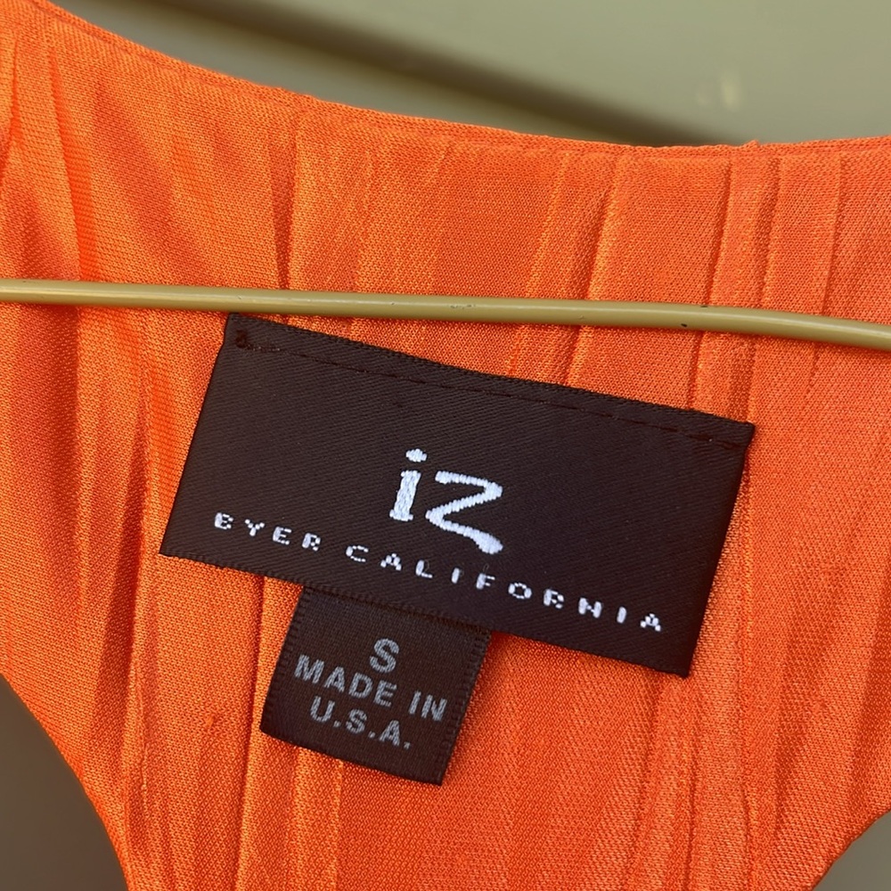 Gorgeous iz Byer California Bright orange dressy tank - Picture 2 of 12